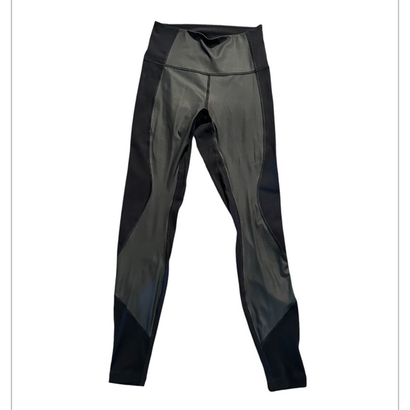 Lululemon🍋 Wunder Under High Rise 28” Black (Sheen) *FullOn Luxtreme   Size 6 - Picture 3 of 8